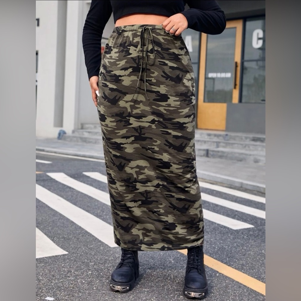 Camo maxi skirt EUC